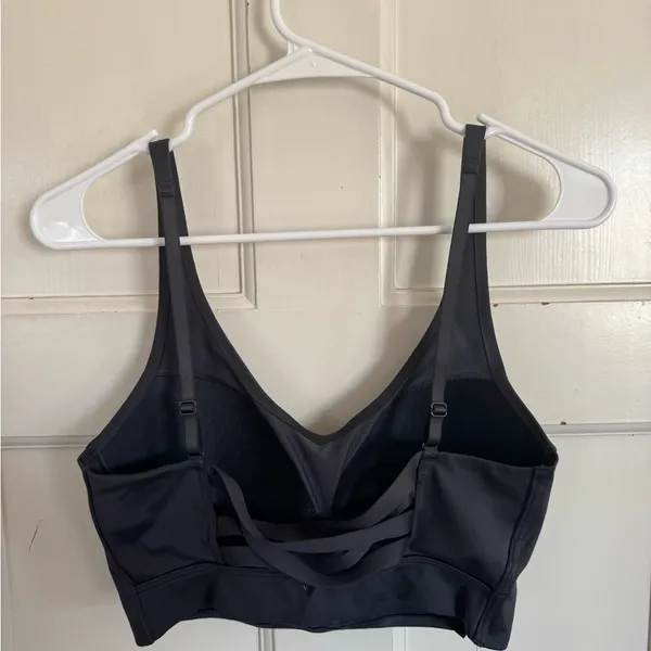 Victoria’s Secret On Pointe dark gray sports bra size large‎ - Image 2