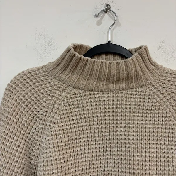 H&M Tan Waffle Knit Chenille Mock Neck Sweater Size Large Fall Soft - Image 2