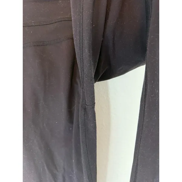 Lululemon black straight leg size 6 - Image 4