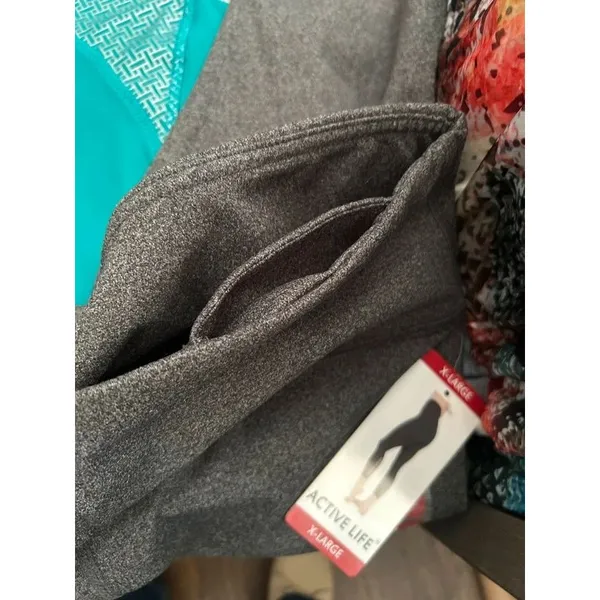 Active Life Size XL Cropped Leggings In black Heather - Image 4