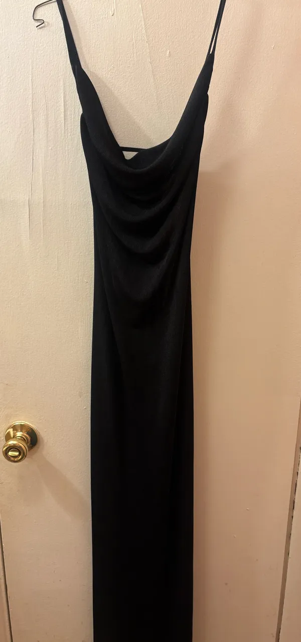 Edikted Open Back Maxi Dress - Image 3