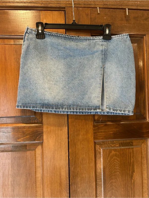 Edikted Slitted Denim Mini Skirt Blue Size M NWT Festival Grunge Streetwear - Image 2