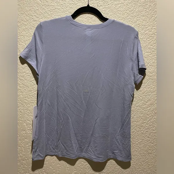 Alo Yoga NWT All Day Short Sleeve Tee Shirt Top Winter Frost Size S - Image 5