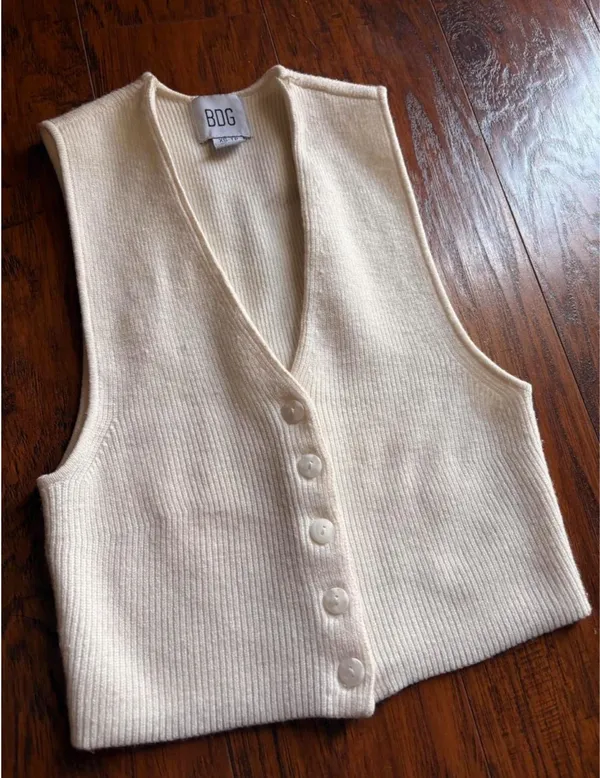 BDG Crop Top Urban Outfitters - Image 2