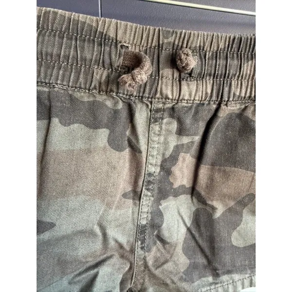 Aritzia TNA Army Green Camo Cotton Shorts w/ Elastic Waistband, Size S, GUC - Image 12