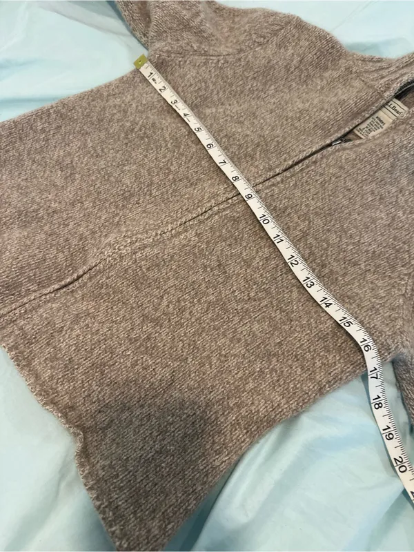 LL Bean Lambswool Angora Blend Oatmeal Sz:M Full Zip Cardigan Sweater Mock Neck. - Image 3