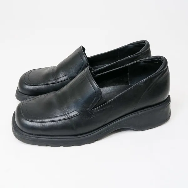 Vintage 90s Predictions Black Leather Loafers - Image 2
