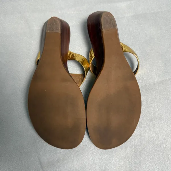 Tory Burch Miller Wedge Sandals Gold Metallic Croc Embossed Logo 8M - Image 8