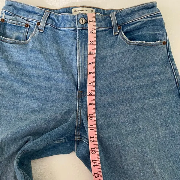 Abercrombie & Fitch Curve Love Mom High Rise Jeans Size 31/12 Light Wash - Image 6