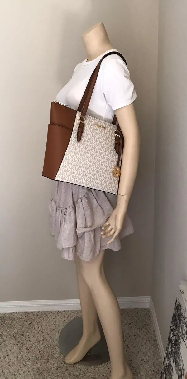 Michael Kors Purse - Image 7