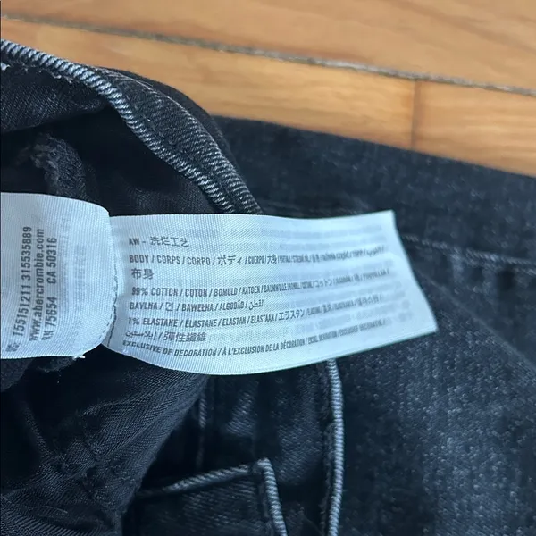 Abercrombie Black High Rise Mom Jeans - Image 6