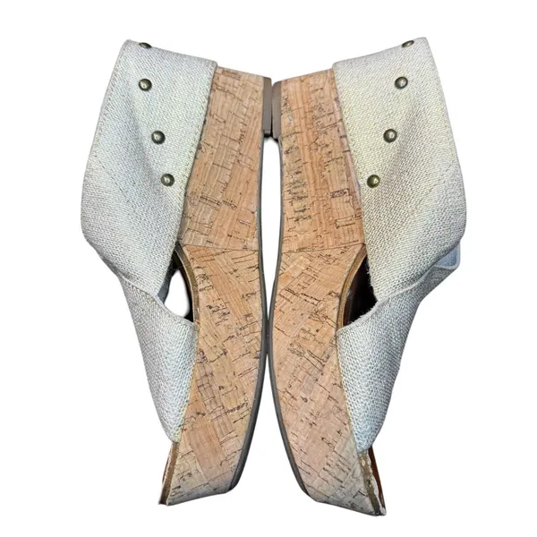 Crown Vintage Shoes Womens Size 7.5 Beige Slide‎ Sandals Cork Wedge Studded - Image 5
