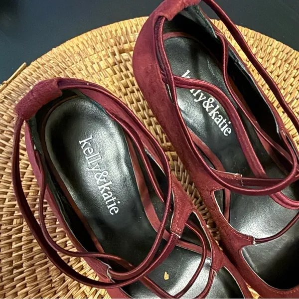 Kelly‎ and Katie Elegant Burgundy Women's Shoes heels pumps, size 7 - Image 4