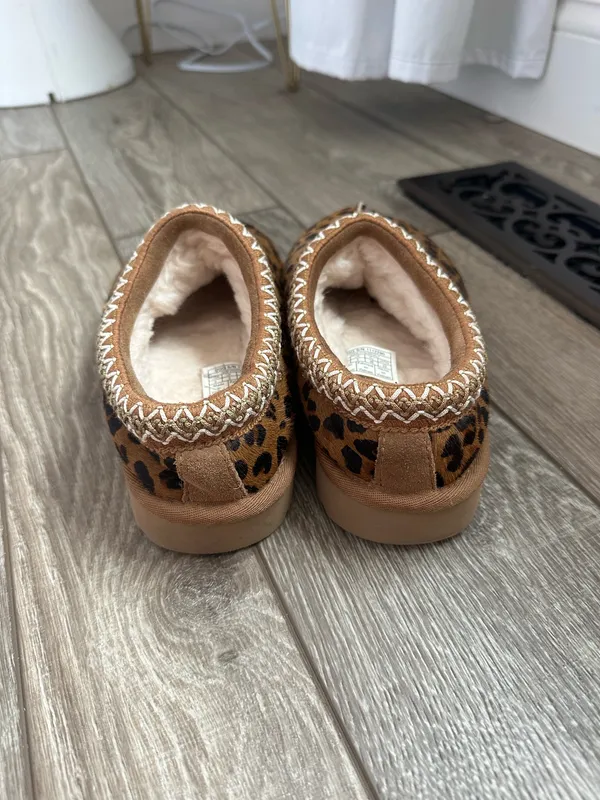 UGG Slippers - Image 2