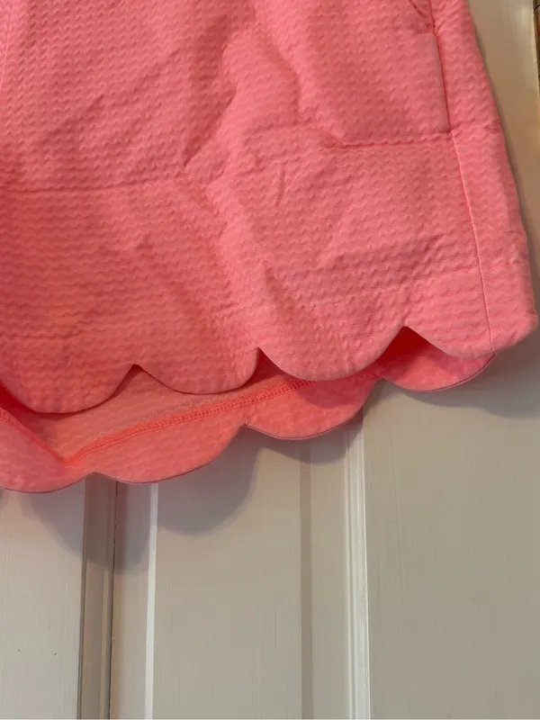 Lilly Pulitzer Bright Pink Magnolia Scalloped Hem Shorts in Guava Melon Sz 14 - Image 3