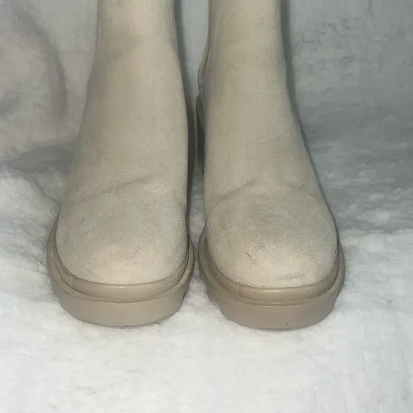 Steve Madden‎ Cream Ankle Booties with Suede Texture - Image 10