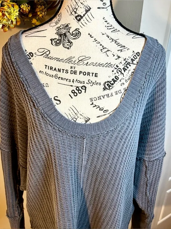 💥WE THE FREE New Magic Oversized V-Neck Thermal Top Charcoal Black Sz L💛 - Image 3