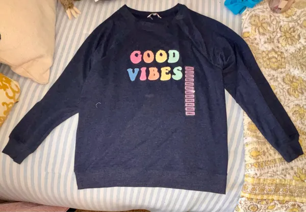 Good Vibes Sweatshirt Blue - Image 2