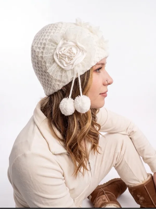 Betsey Johnson Winter Cloche hat Vintage Style Crochet Knit Beanie snow bunny - Image 4