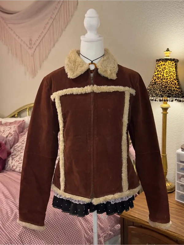 Rue 21 Y2K Brown Leather Jacket with Cream Shearling Trim - Image 6