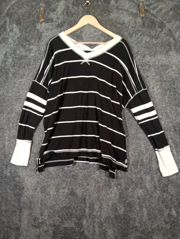 Free People Printed All Star Layer Oversized V Neck Long Sleeve Boho Sporty M - Image 2