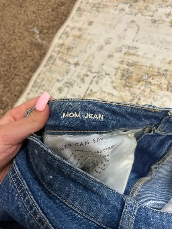 American Eagle Ripped Mom Jeans - Image 4