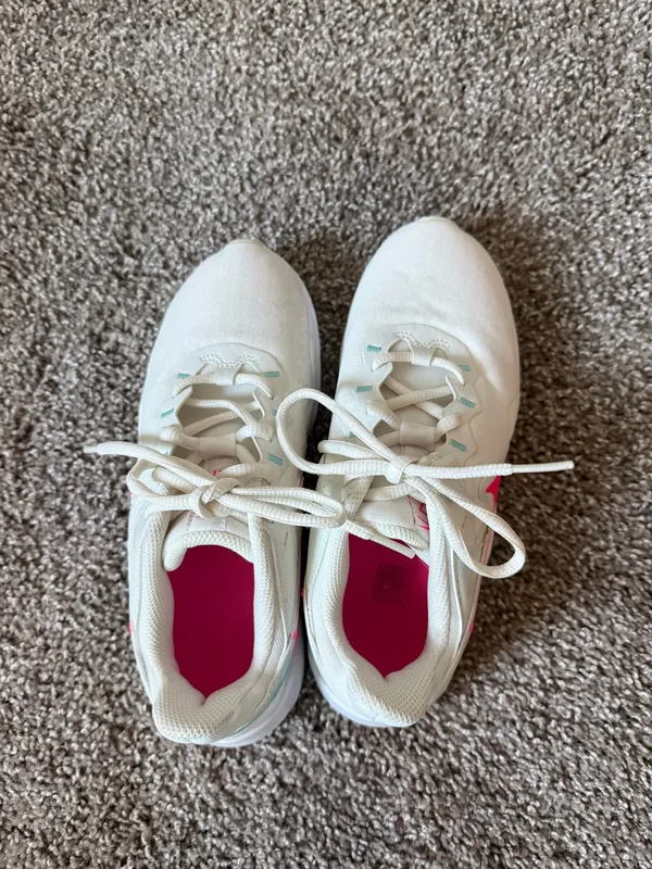 Nike Tennis Shoes Women’s - Image 2