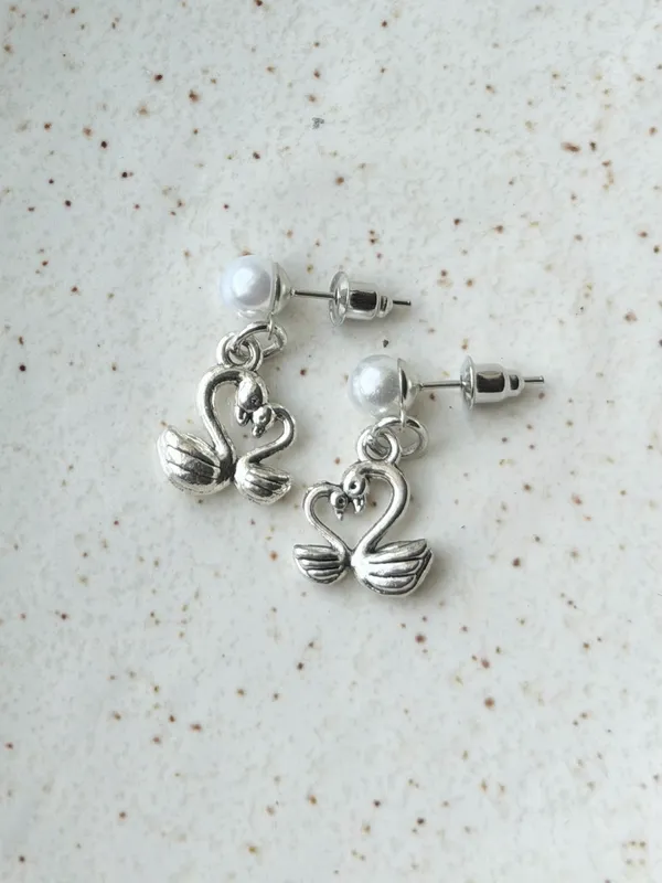 Handmade fairy whimsy cottage swan dangle earrings  🦢🩵 - Image 4