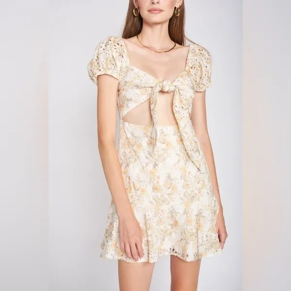 En Saison Opposites Eyelet Floral Lace Tie Detail Mini Dress Yellow Small - Image 3