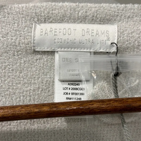Barefoot Dreams CozyChic Ultra Lite Ocean Breeze Poncho One Size Fits All NWT - Image 4