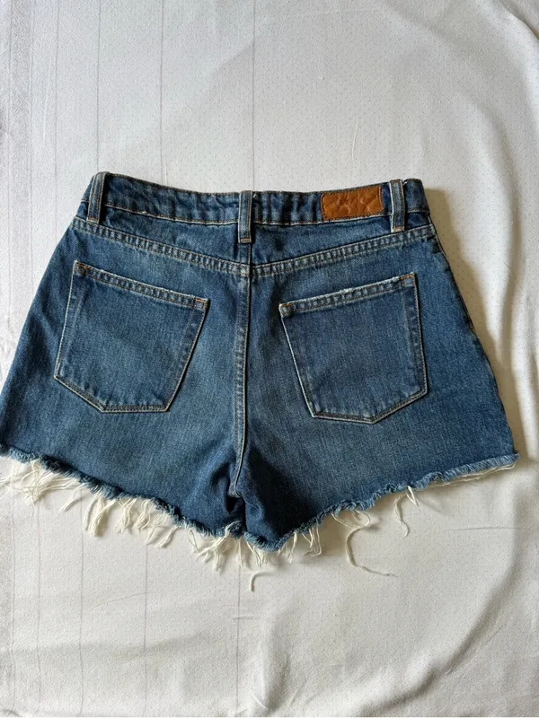 Sézane Indigo Button-Front Distressed Denim Shorts - Image 5