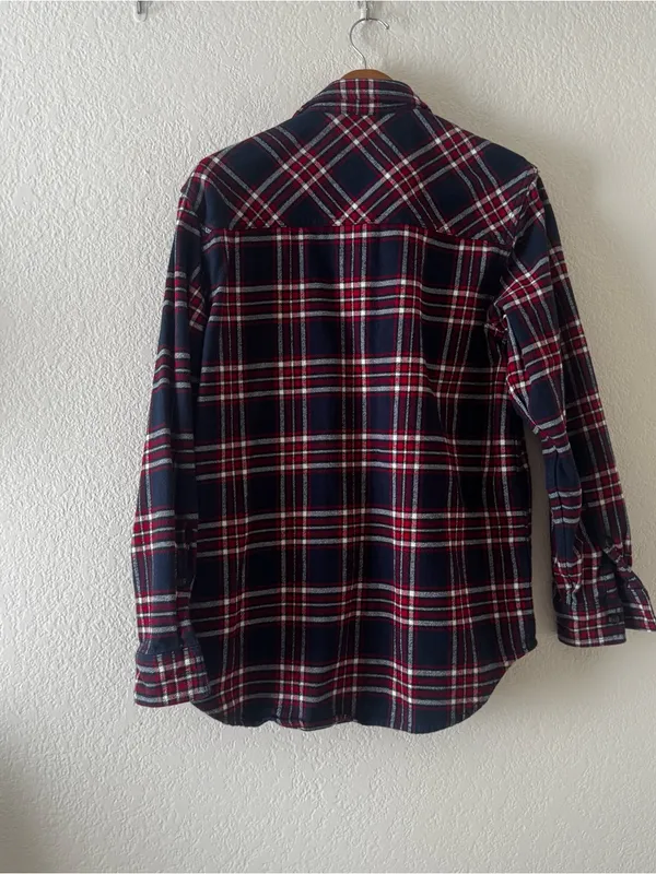 Aritzia TNA Oversized Fit Red Plaid Shirt Flannel Button Up Top Women's Size S - Image 8