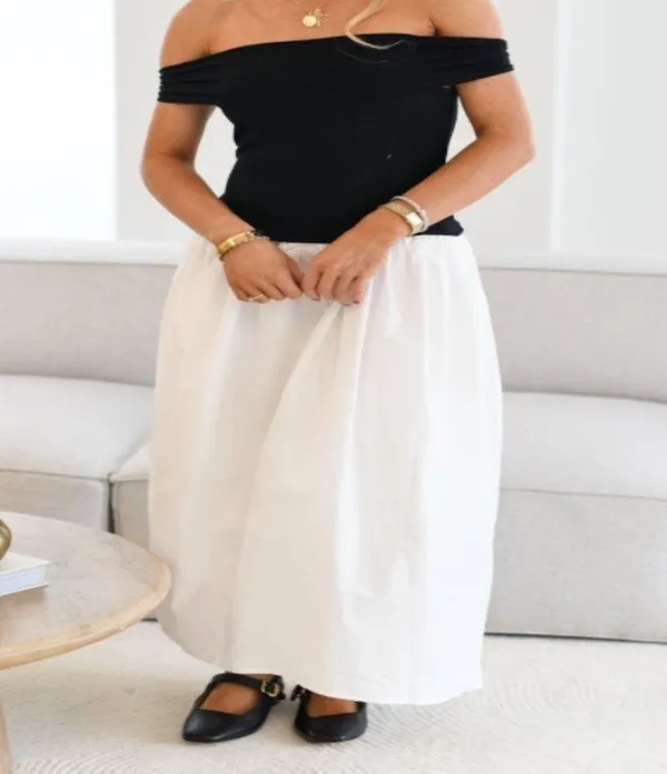 Off Shoulder Dress in classic white and black - Image 5