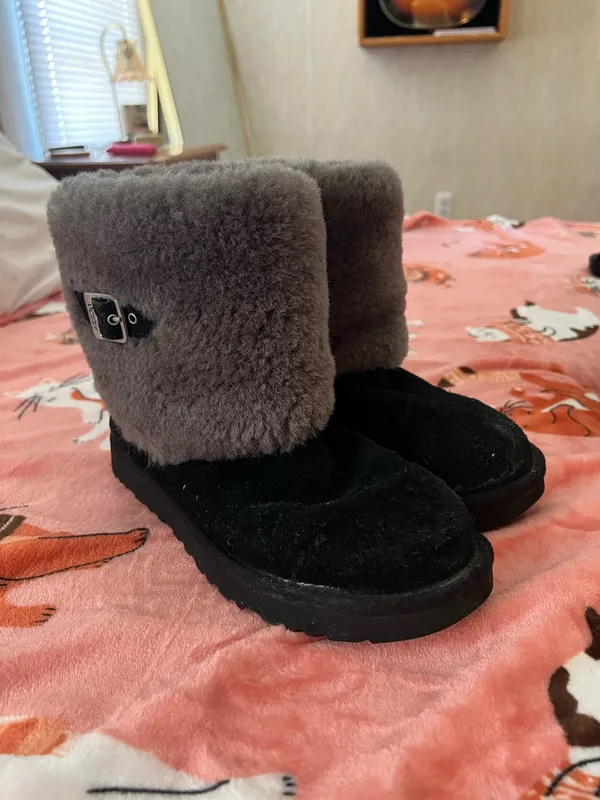 UGG Boots - Image 2