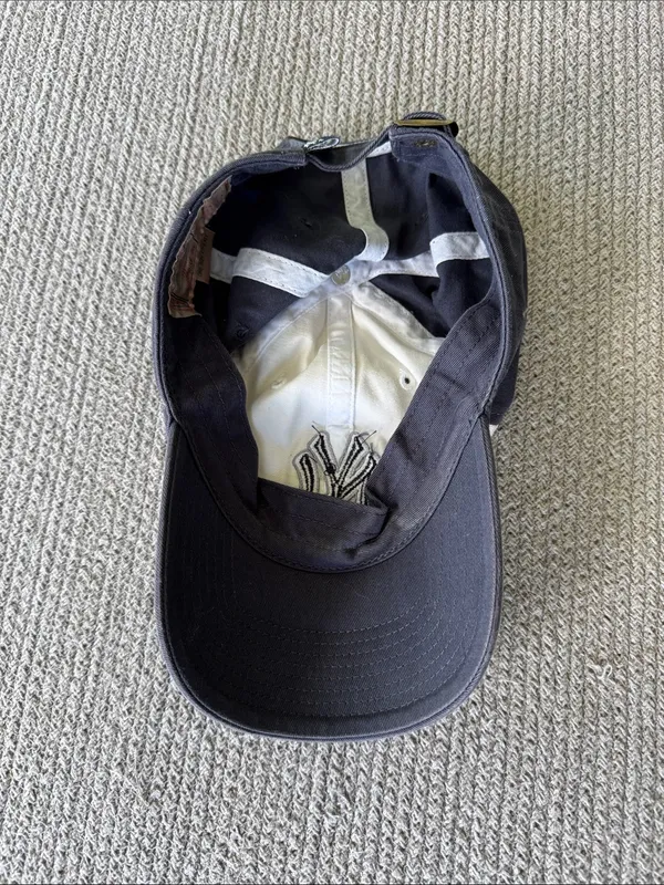 Vintage NY Yankees Navy Blue and White Baseball Cap Hat - Image 6