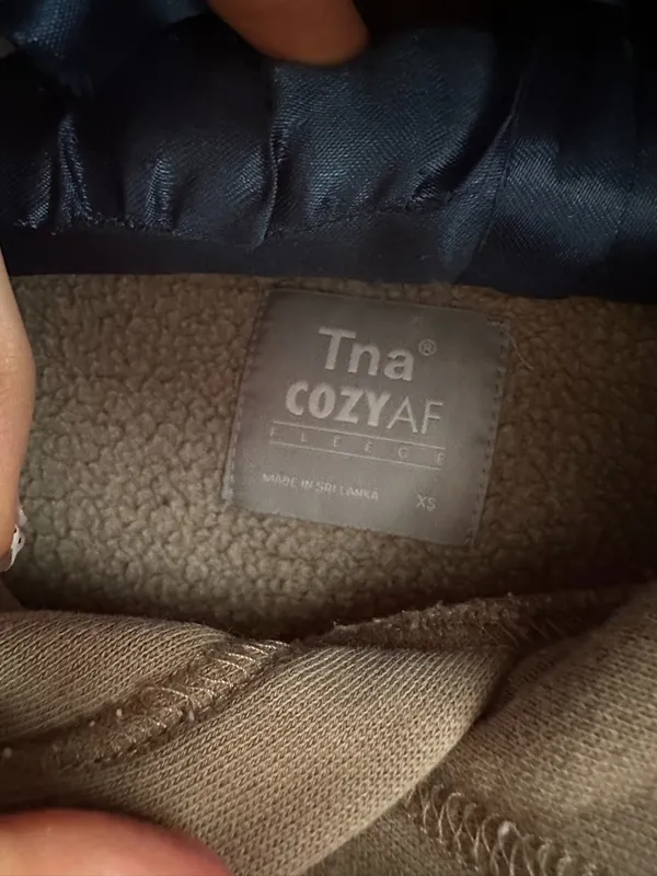 Aritzia Tna Cozy Fleece pullover Perfect Hoodie Clamshell light Brown XS comfy - Image 7