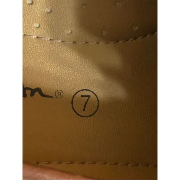 Thom McAn Size 7 Women Leather Shoes Slip on Flat Heel Comfort Loafers - Image 8