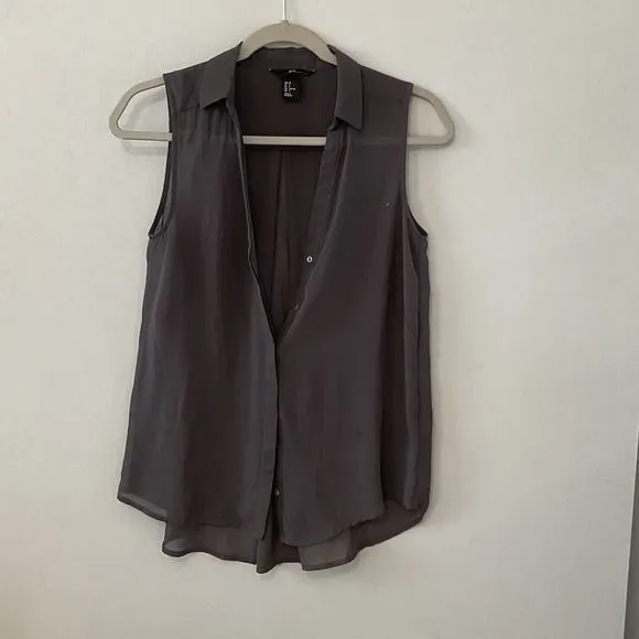 H&M Women Sleeveless Blouse Charcoal Gray Button Down Chiffon Top Size 2 - Image 2