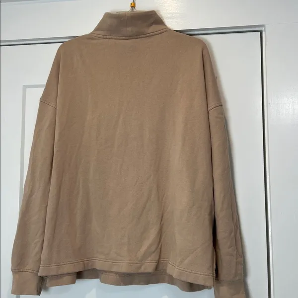 Old Navy women’s Beige Zip-Up Sweatshirt size large. - Image 5