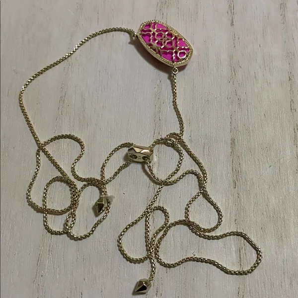 Kendra Scott Elisa Magenta Magnesite/gold color border pendant necklace - Image 4