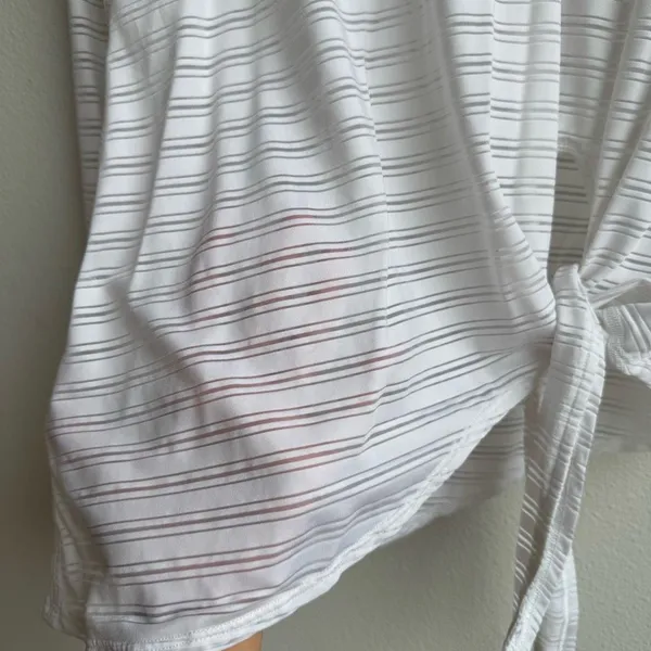 Women’s Lululemon Tie Your Practice Tie Front Long Sleeve Shirt Size 4 Rip Tag - Image 2