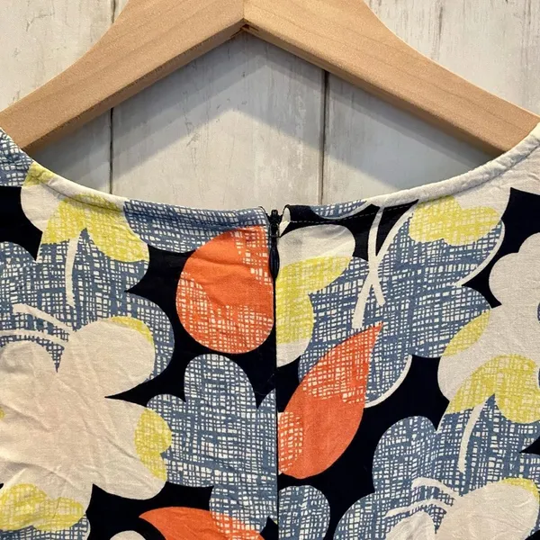 Boden Floral Top A4* Blue Size 8 - Image 5