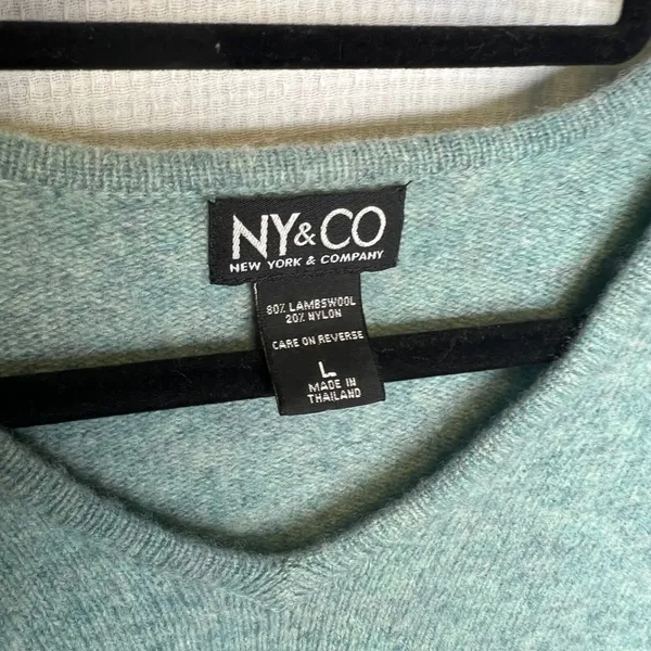 NY&CO Womens Sage Green Lambswool Blend V-Neck Pullover Sweater Large C233 - Image 3