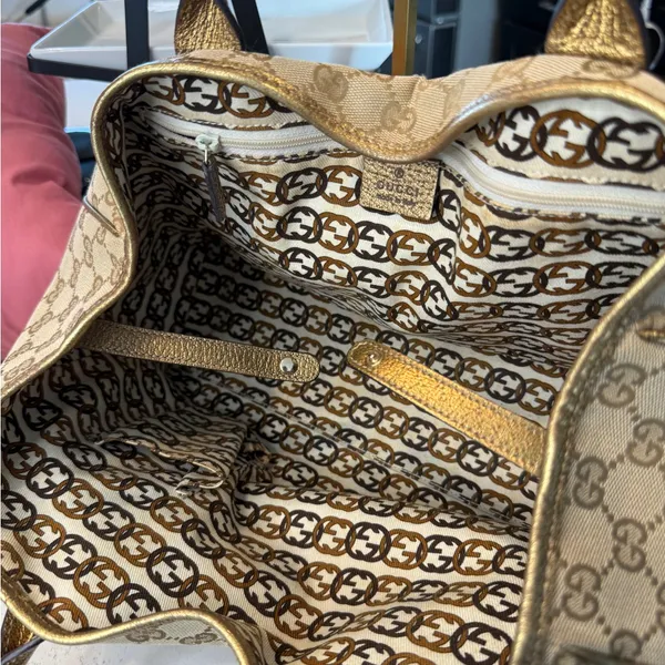 Gucci Beige GG Canvas Shoulder Bag with Gold Metallic Trim - Image 6