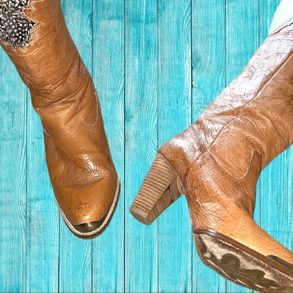 Sam Edelman camel colored cowgirl boots! Cute feather design! - Image 5