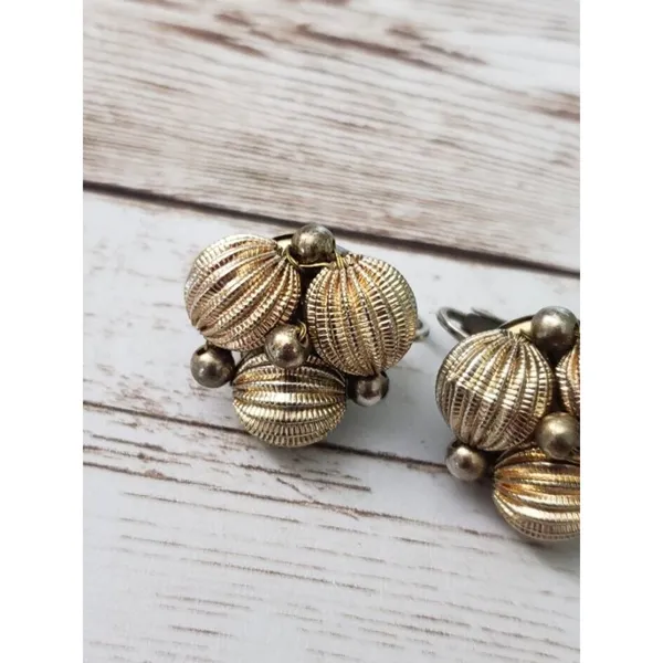 Vintage Clip On Earrings - Gold Tone Ball Cluster 0.75" - Stamped Japan - Image 6