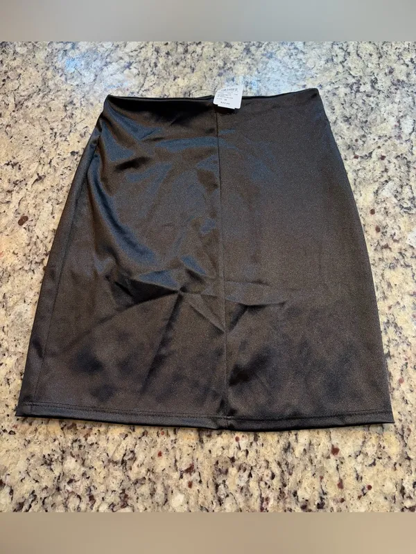 Windsor Black Satin Mini Skirt with Slit - Image 5