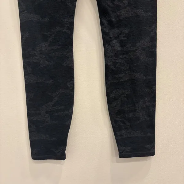 Vuori Clean‎ Elevation Leggings Black Camo Heather DreamKnit VW444 Small Active - Image 8