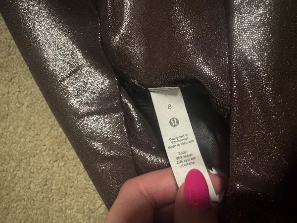 Lululemon Size 8 Metallic Shimmer Athletic Biker Shorts - Image 3
