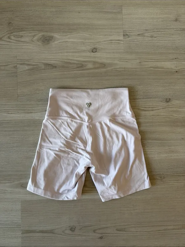 Aritzia Golden Lilac Biker Shorts - Image 2
